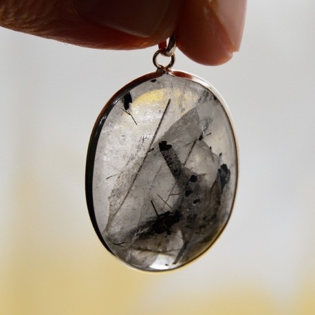 Colgante oval Cristal de roca inclusión Turmalina negra y plata