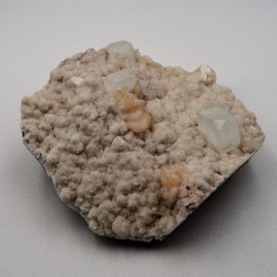 Apofilita Calcedonia blanca piedra bruta ARD5