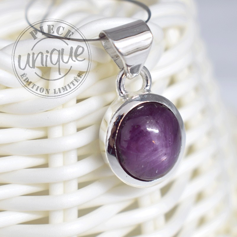 pendentif rubis étoilé