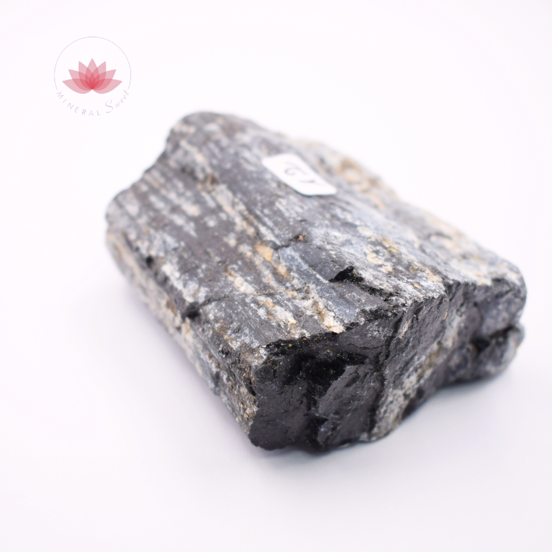 turmalina negra bruta