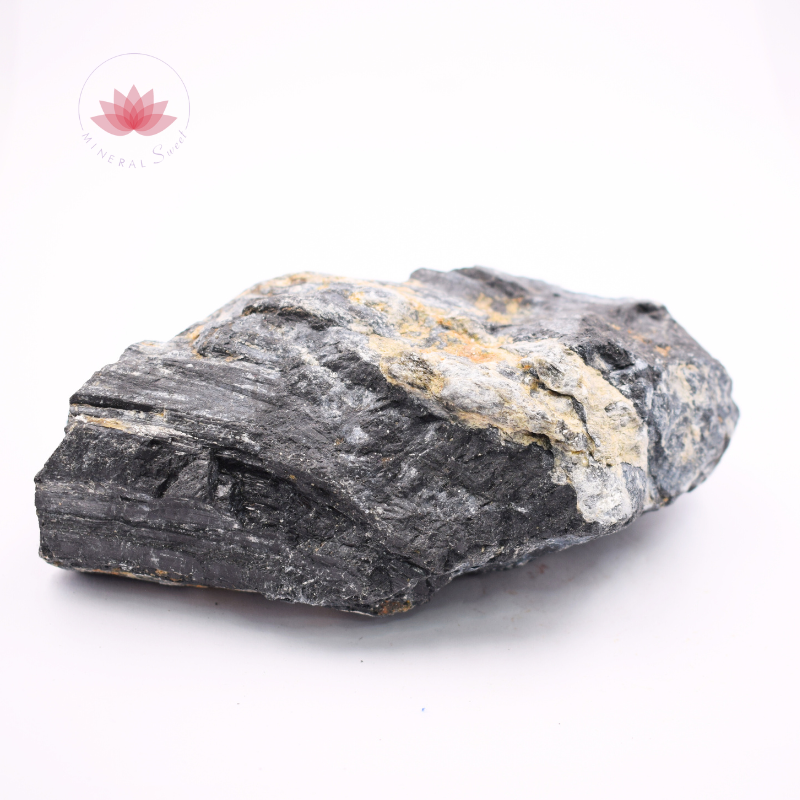 turmalina negra bruta